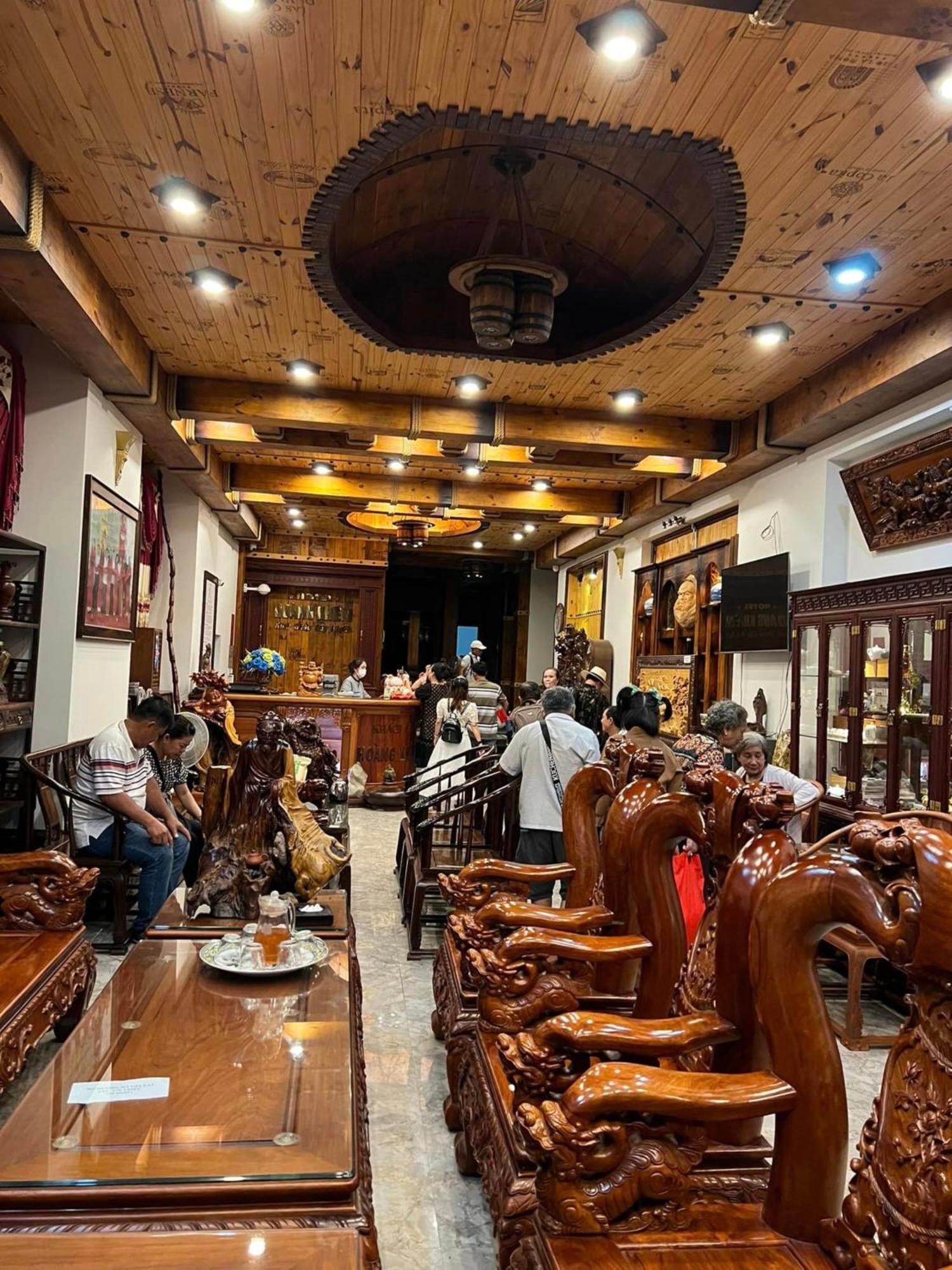 Hoang Khiem Hotel Pleiku Esterno foto