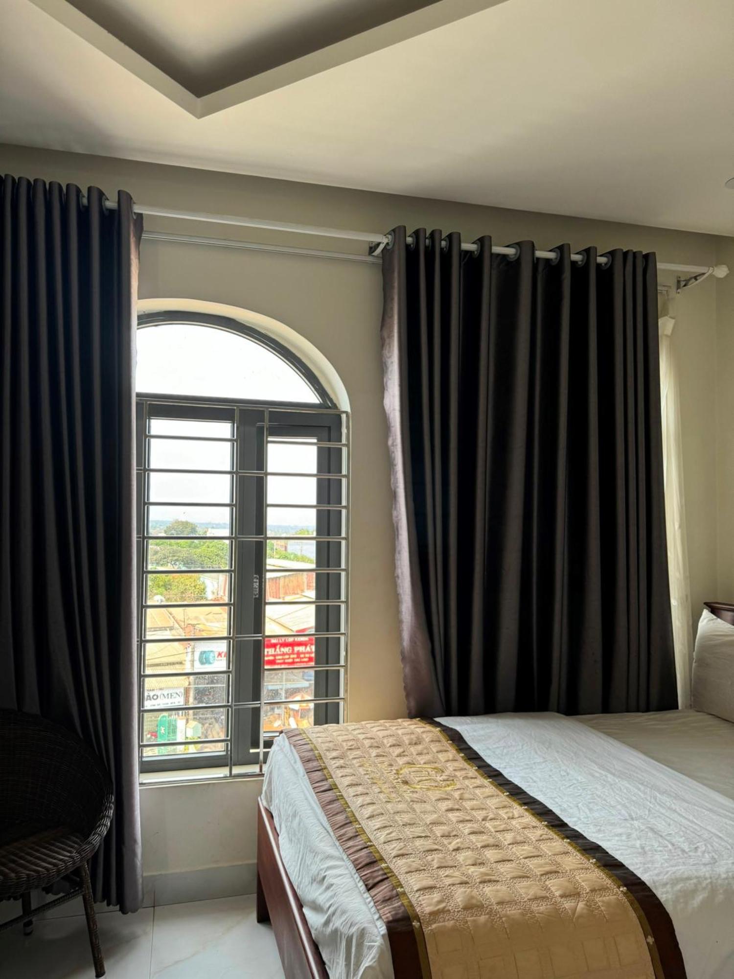 Hoang Khiem Hotel Pleiku Esterno foto