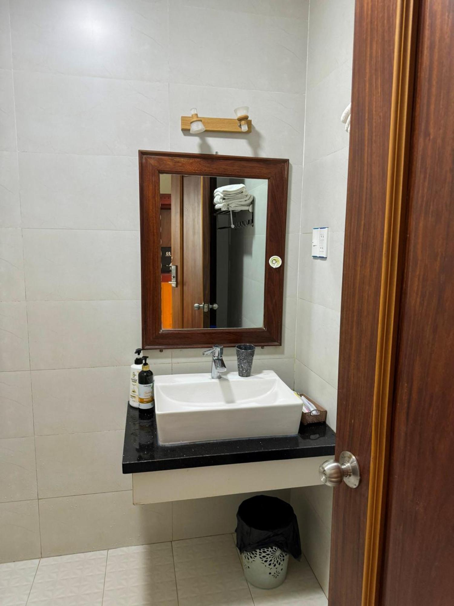 Hoang Khiem Hotel Pleiku Esterno foto